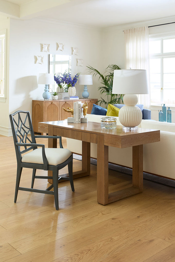 Arlo Desk Soft Glow Oak