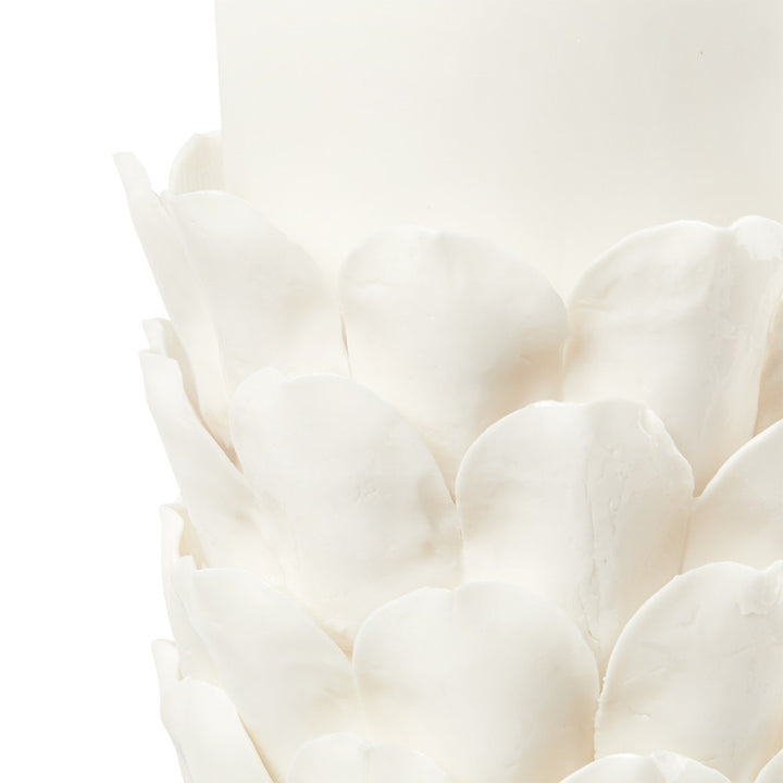 Jasmine Lamp with Shade 17-inch White Linen with Gold Blanc de Chine